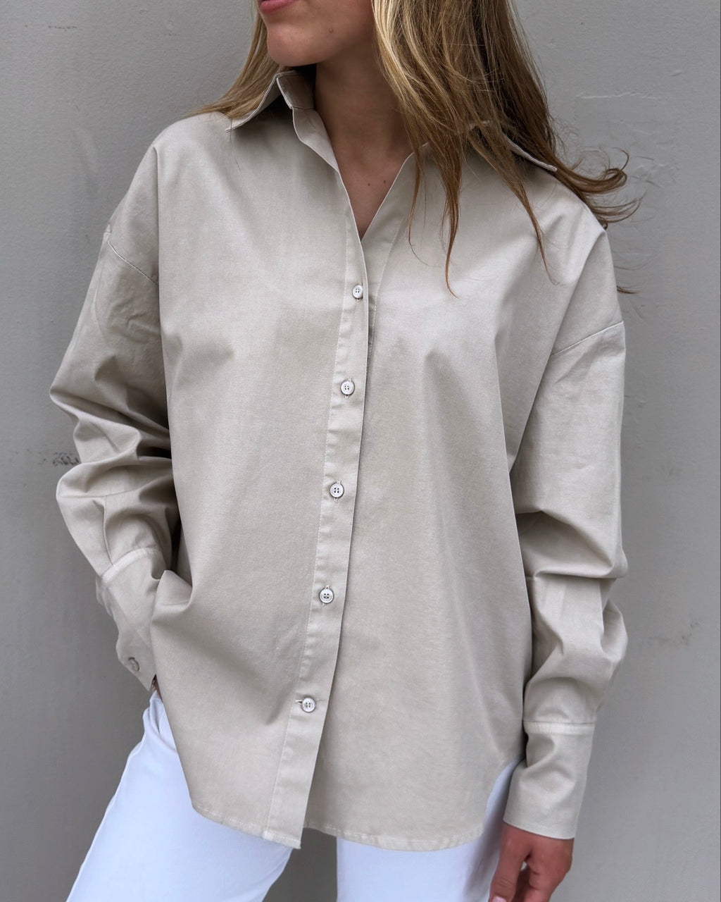 KIM & KATE The Boyfriend blouse Biscotti
