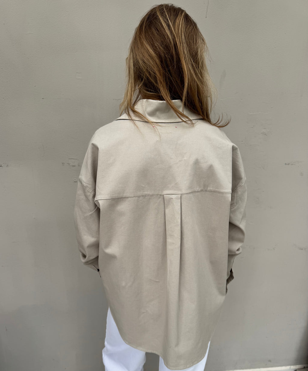 KIM & KATE The Boyfriend blouse Biscotti