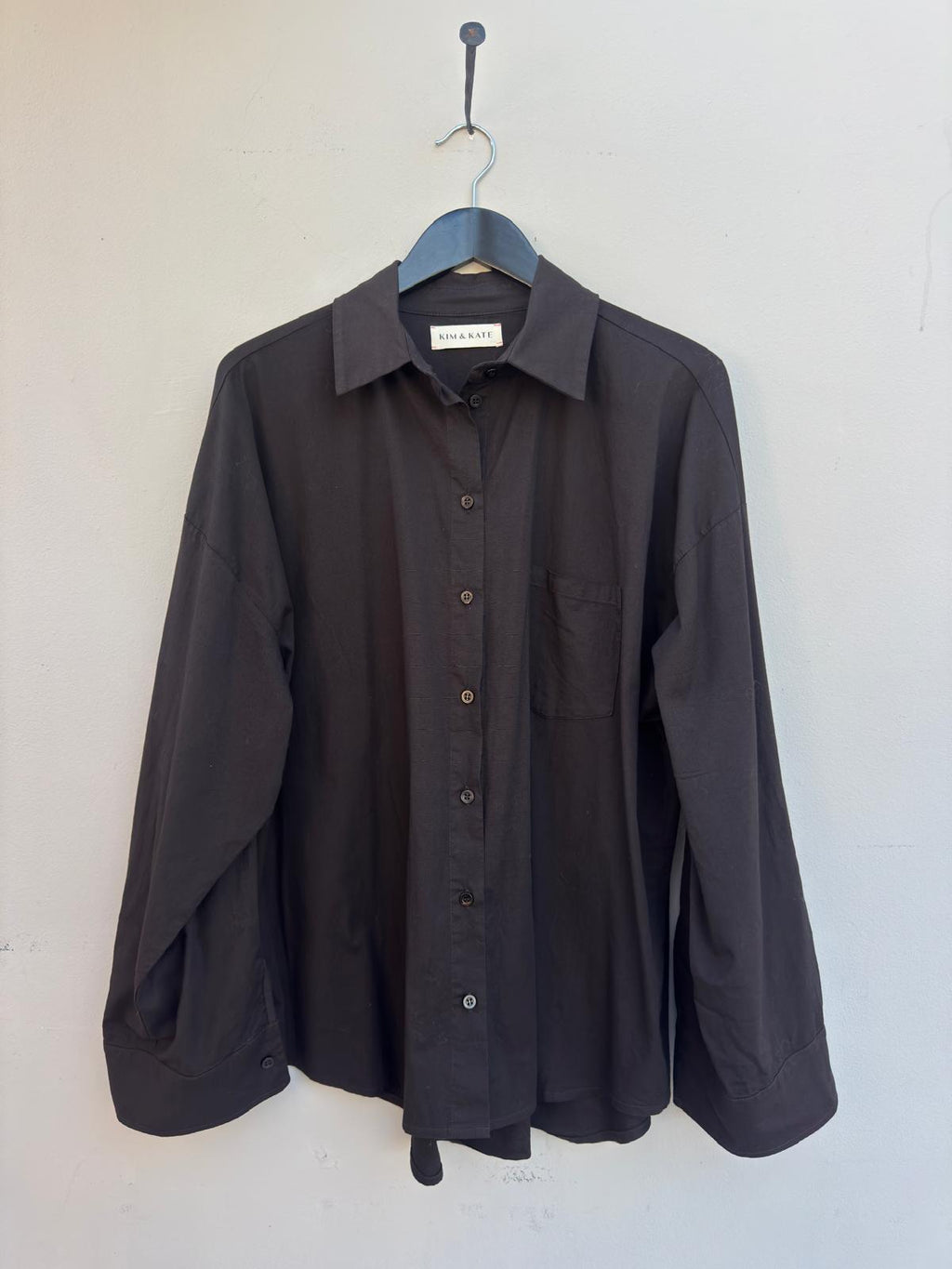KIM & KATE The Boyfriend blouse Faded Black